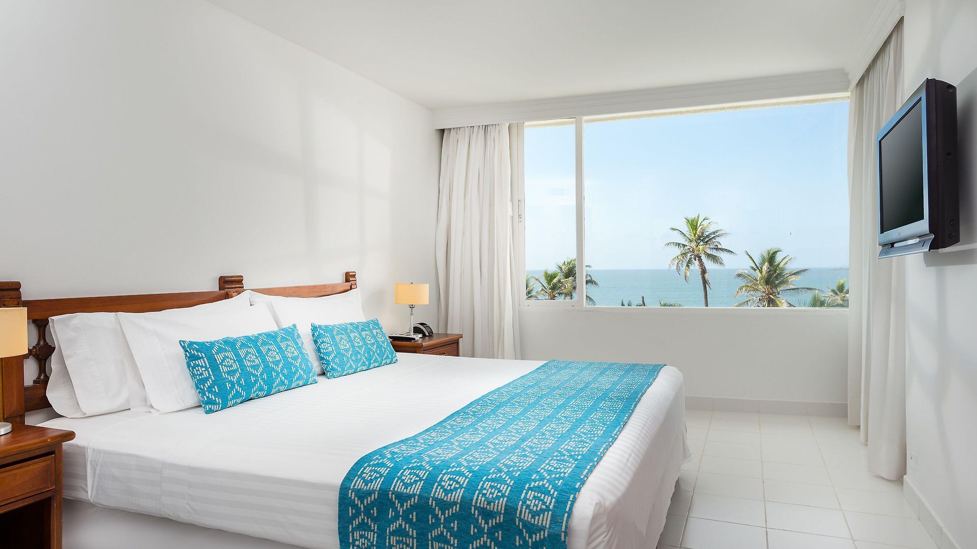 Dann Hotel 4*