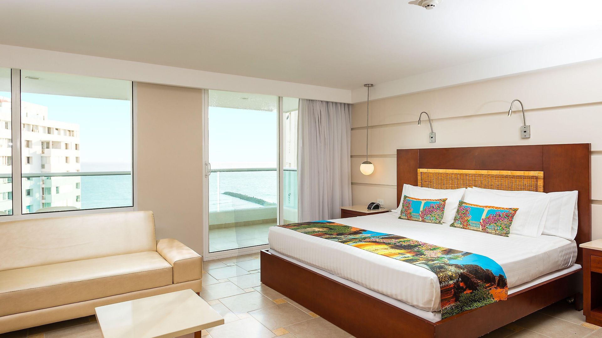 Dann Hotel 4*