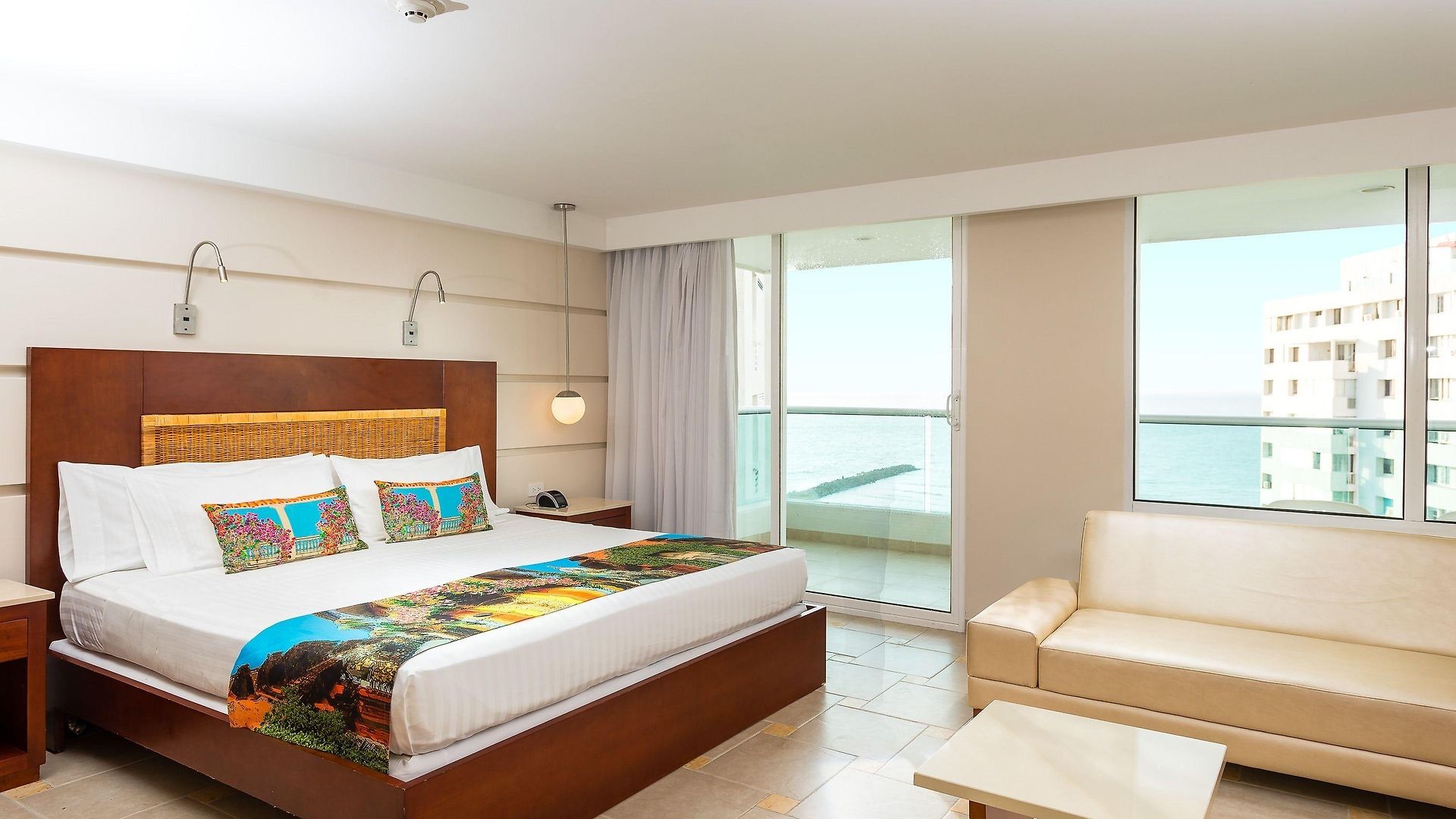 Dann Hotel 4*
