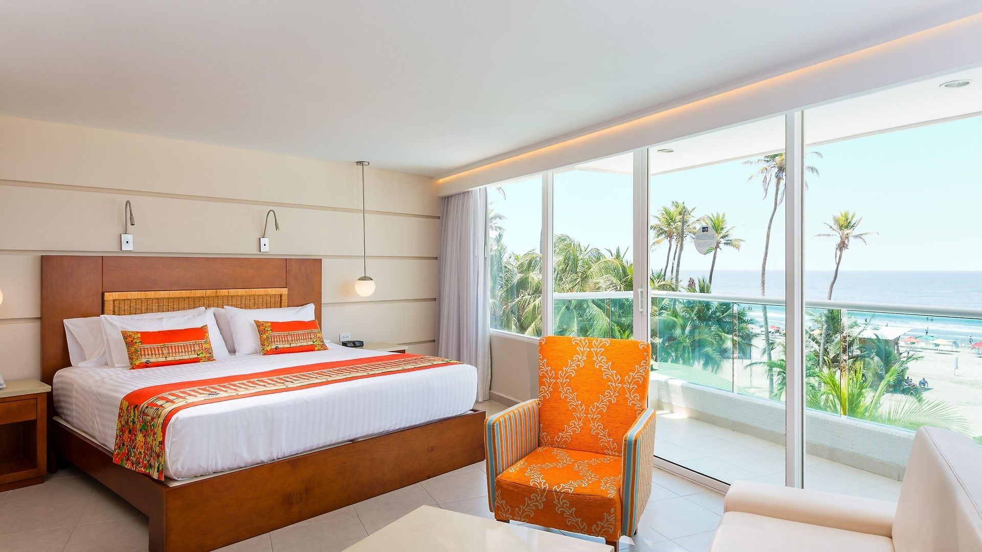 Dann Hotel 4*