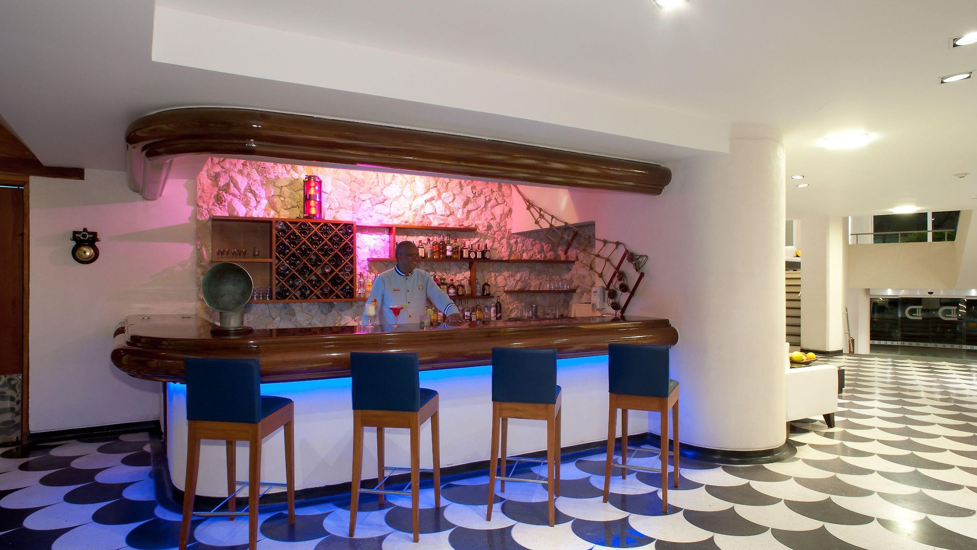 Dann Hotel 4*